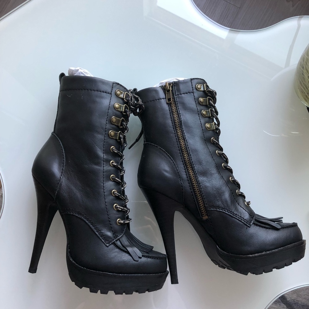 Steve Madden caddet bootie, Size 6.5 , brand new